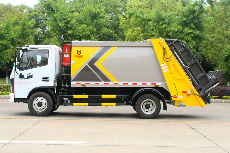 东风小(xiǎo)多(duō)利卡压缩式垃圾車(chē)(6方)