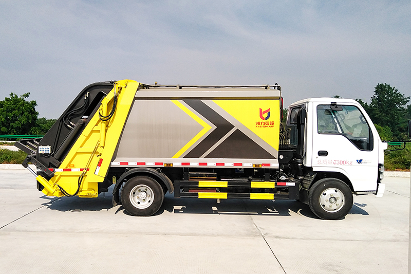 庆铃五十铃压缩垃圾車(chē)(6方)