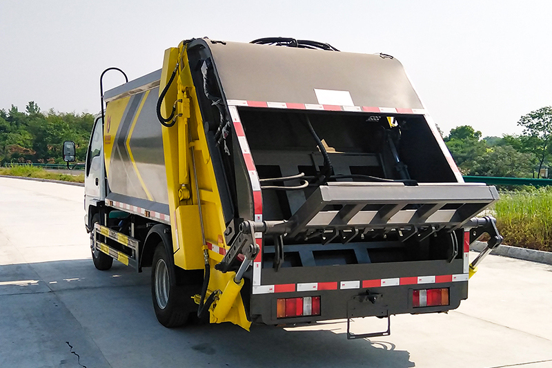 庆铃五十铃压缩垃圾車(chē)(6方)