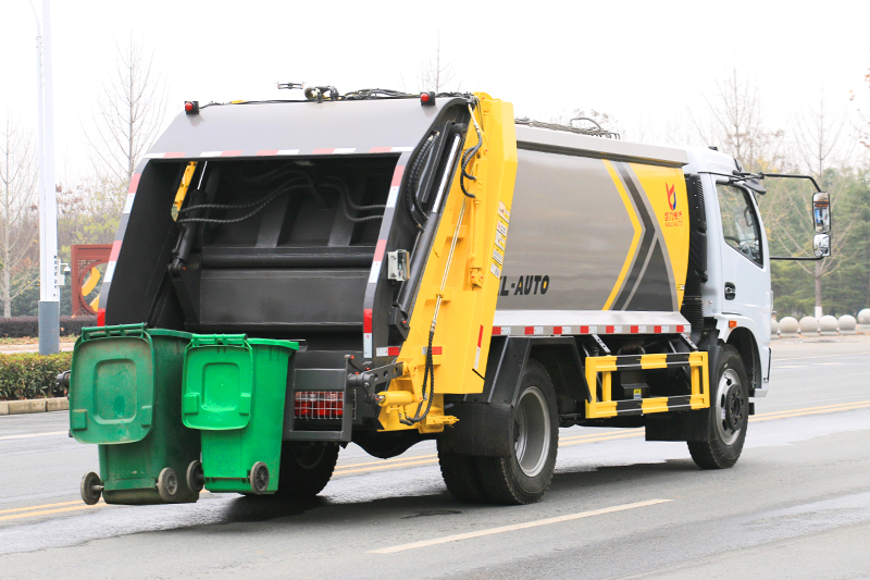 东风大福瑞卡压缩式垃圾車(chē)(9方)