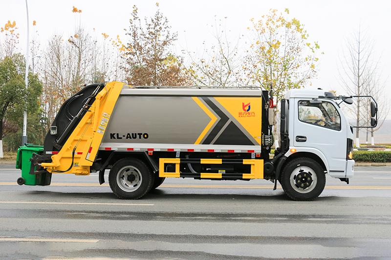 东风大福瑞卡压缩式垃圾車(chē)(9方)