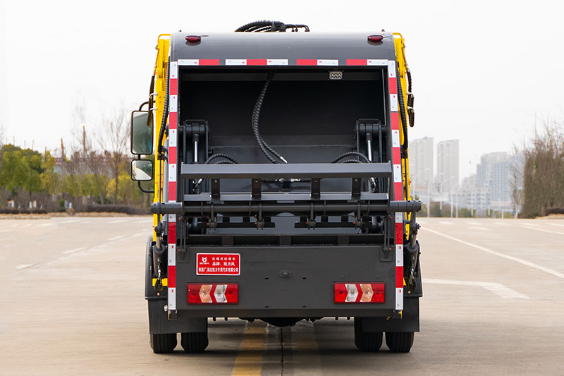 东风柳汽L2压缩垃圾車(chē)(13方)