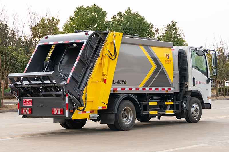 东风柳汽L2压缩垃圾車(chē)(13方)