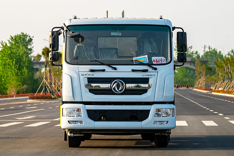 东风D9喷雾車(chē)(12方13.6方14方15.9方)(30米雾炮)