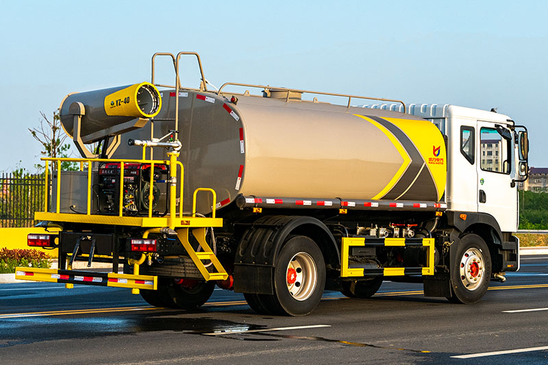 东风D9喷雾車(chē)(12方13.6方14方15.9方)(30米雾炮)