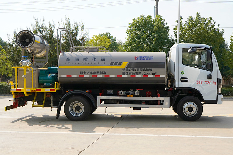 D6   5方洒水、雾炮車(chē)
